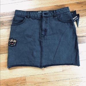 NWT Vintage Style Grey/Black Mini Skirt. 28”